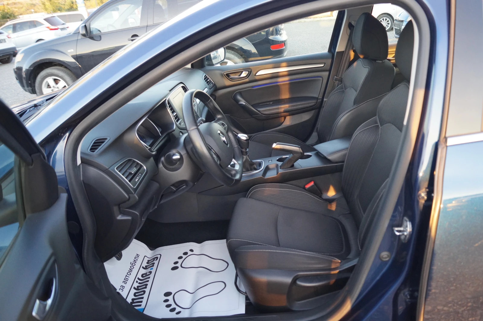 Renault Megane 1.5dci, снимка 9 - Автомобили и джипове - 55748850