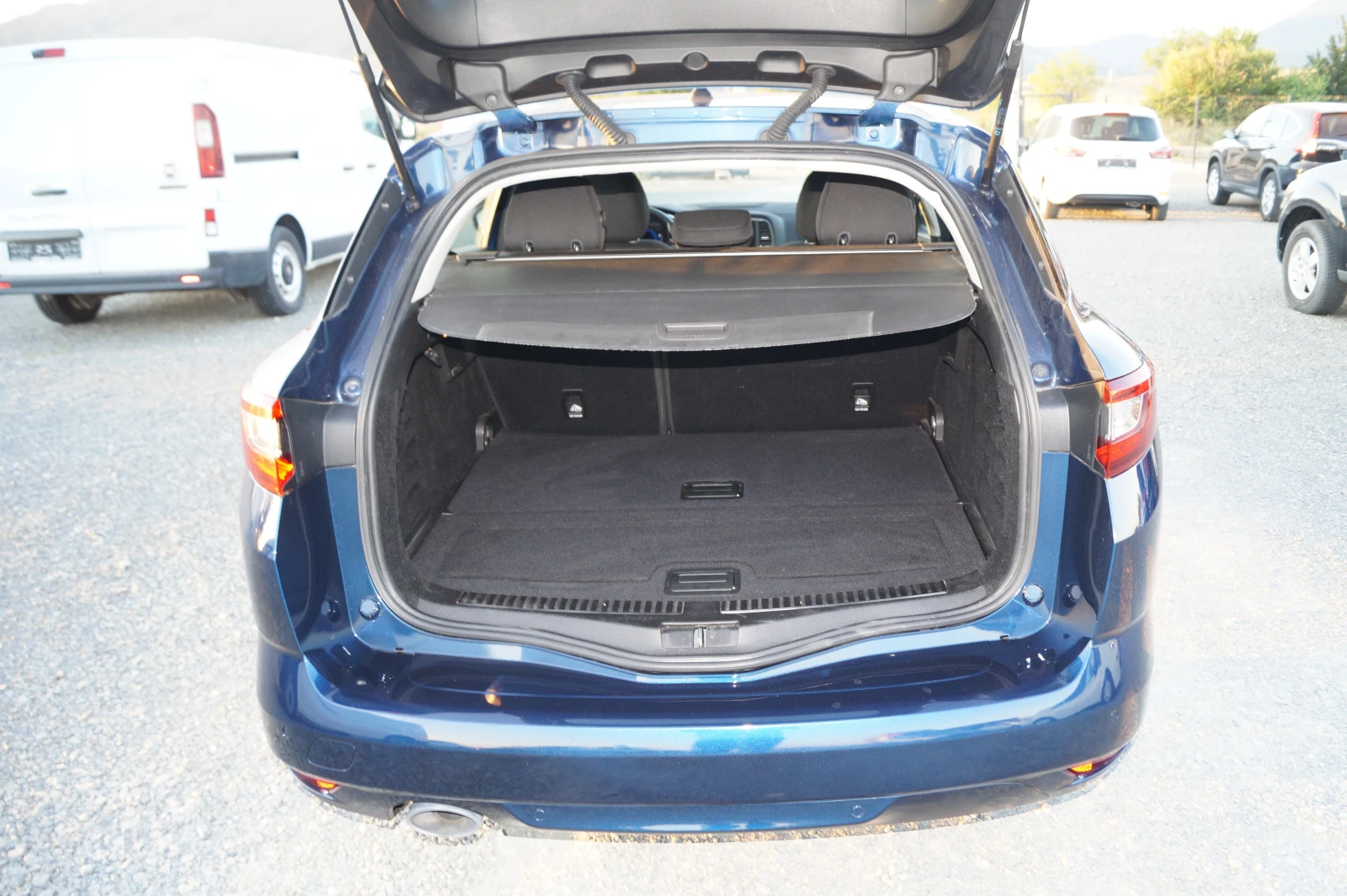 Renault Megane 1.5dci, снимка 13 - Автомобили и джипове - 55748850