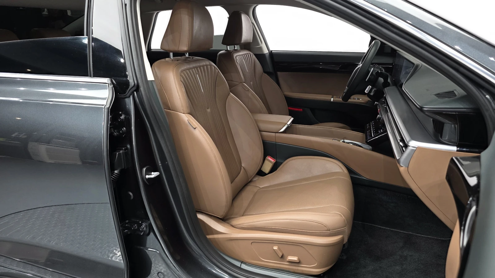 Hyundai Grandeur 2024* LED* DIGITAL* DIS* ОБДУХ* КАМЕРА, снимка 14 - Автомобили и джипове - 55977370