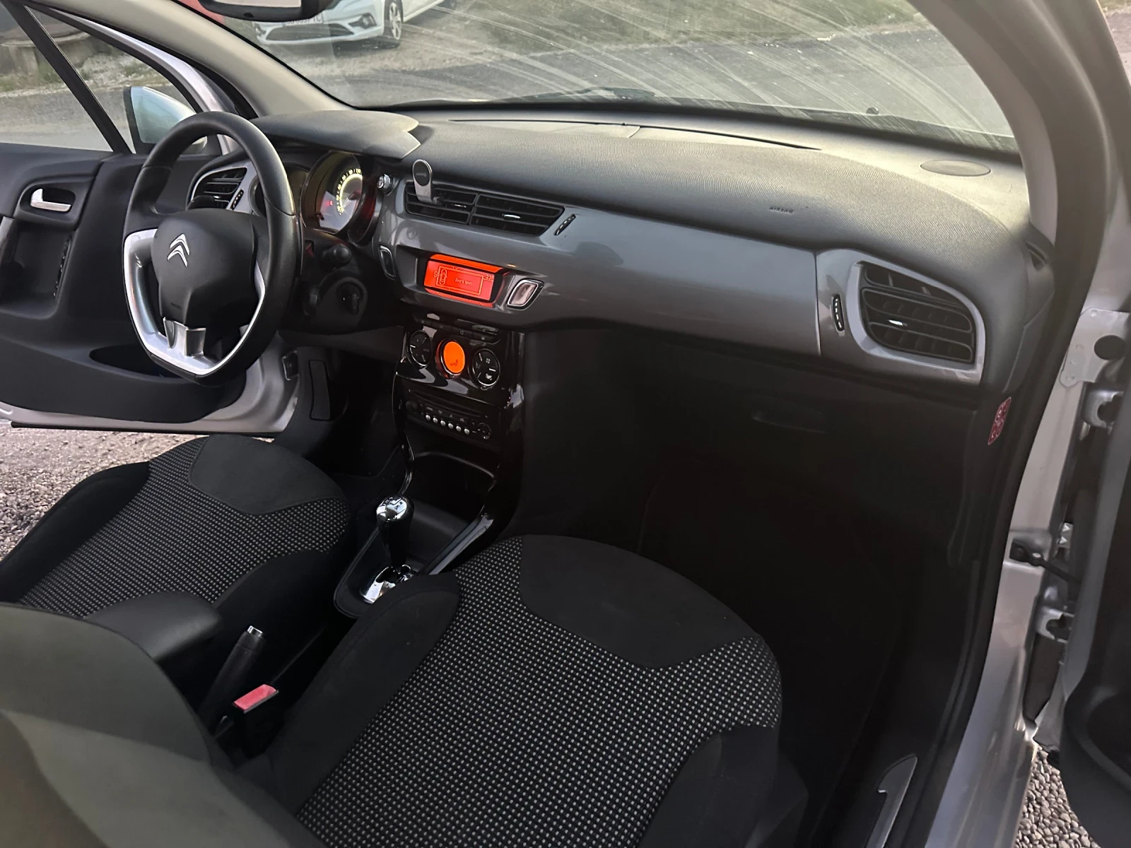Citroen C3 1.4 HDI AUTOMAT, снимка 10 - Автомобили и джипове - 55983002