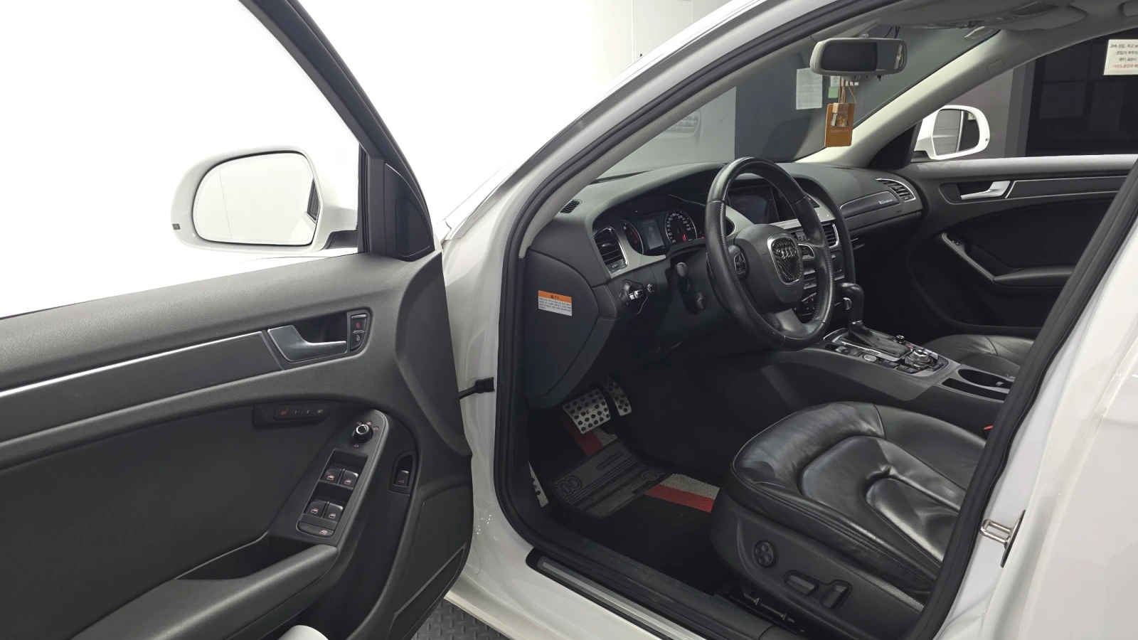 Audi A4 2.0 TFSI quattro* ЛЮК* КРАЙНА ЦЕНА, снимка 10 - Автомобили и джипове - 55983970