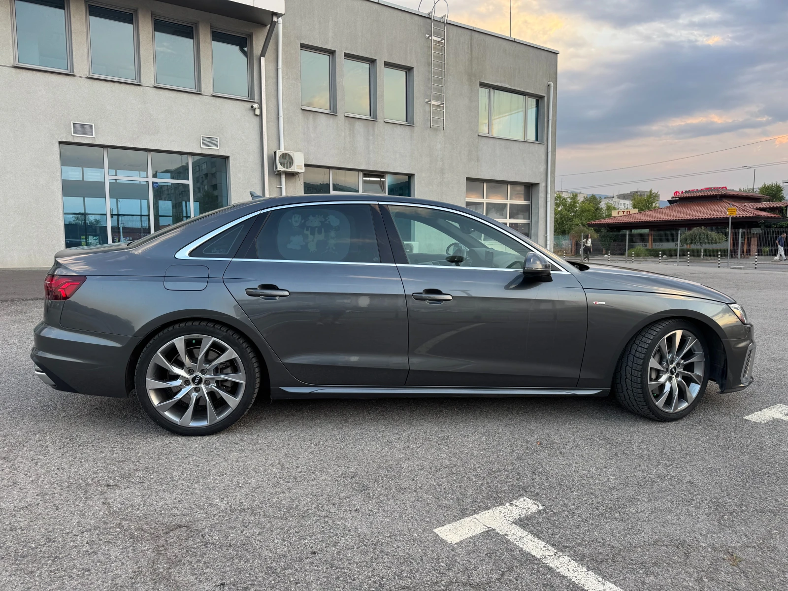 Audi A4 45 TFSI | MATRIX | ОБДУХВАНЕ, снимка 7 - Автомобили и джипове - 56026295