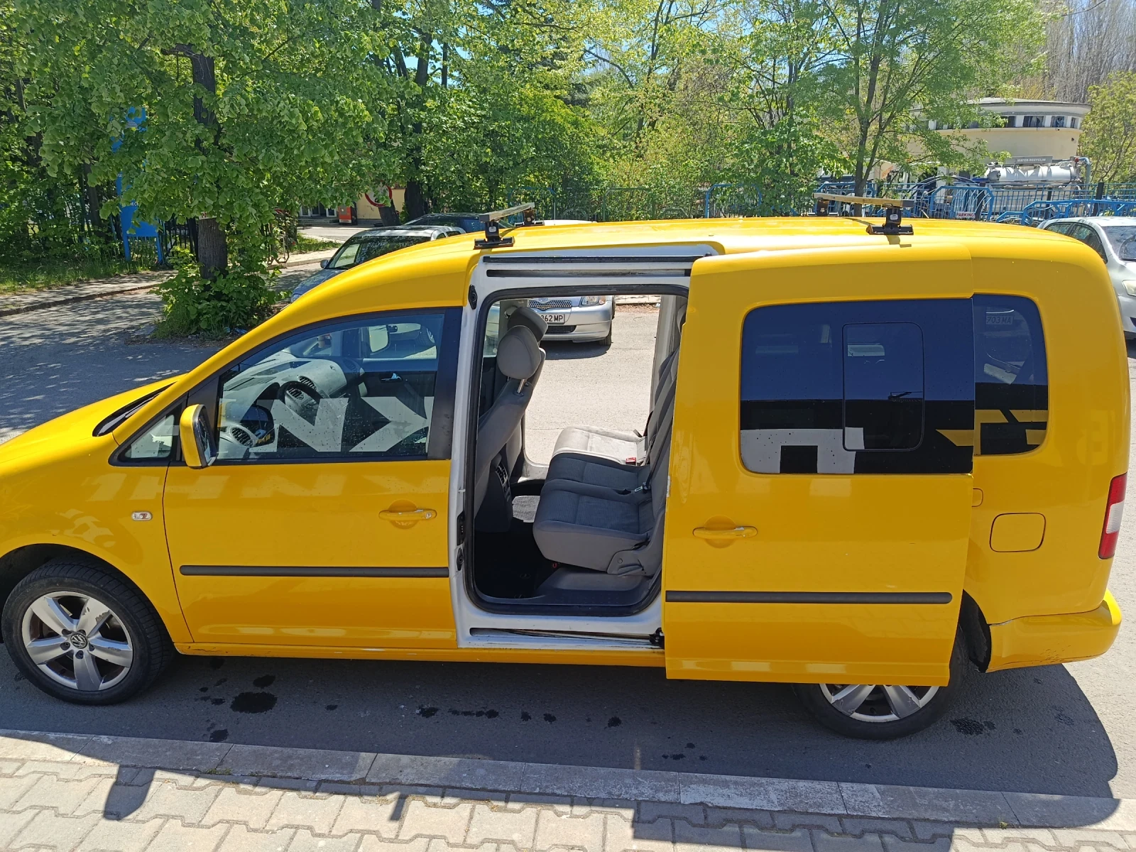 VW Caddy 1.9 TDI, снимка 8 - Автомобили и джипове - 56163402