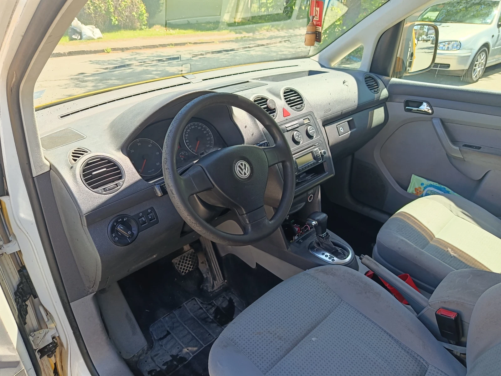 VW Caddy 1.9 TDI, снимка 9 - Автомобили и джипове - 56163402