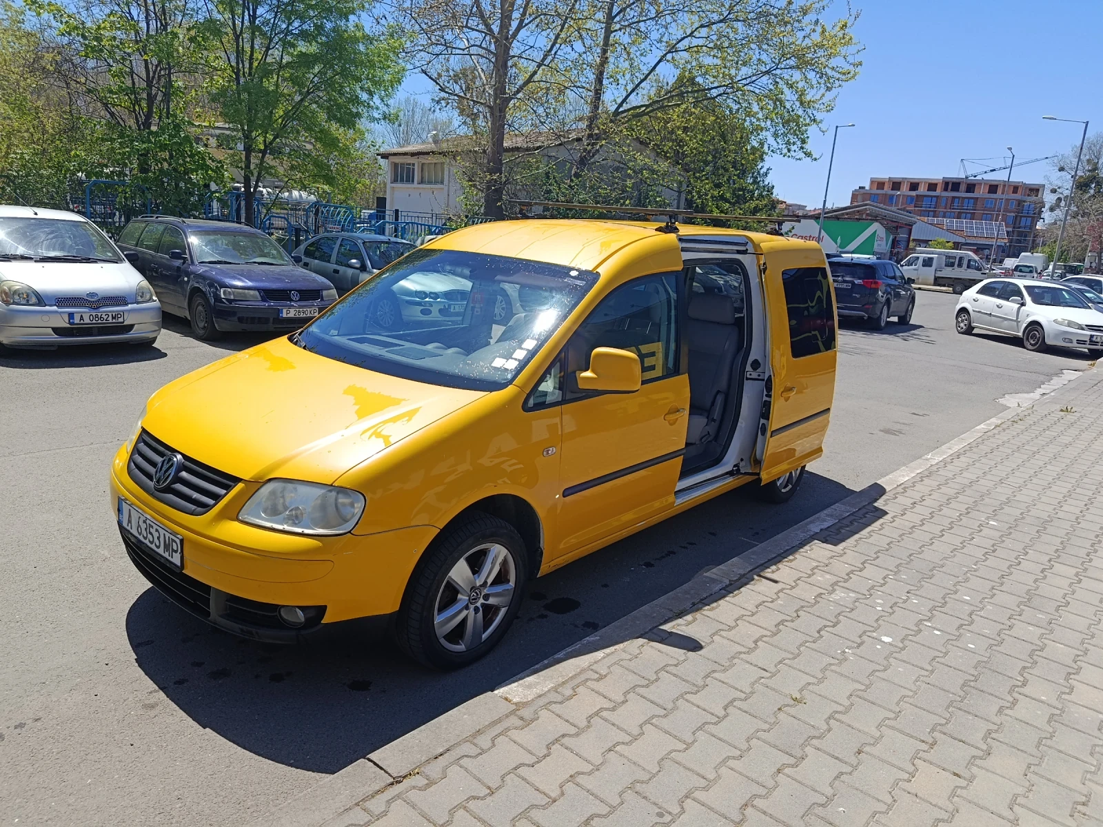 VW Caddy 1.9 TDI, снимка 3 - Автомобили и джипове - 56163402