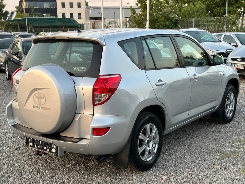 Toyota Rav4 2.0 D-4D * * 136HP* * KEYLESS* * , снимка 4 - Автомобили и джипове - 46571285