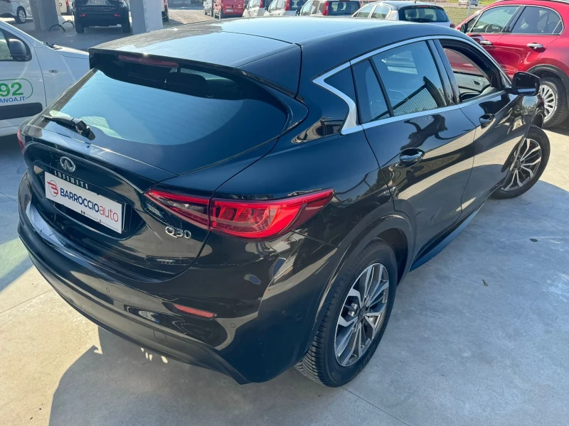 Infiniti Q30 1.5 D Avtomat  Navi Подг , снимка 3 - Автомобили и джипове - 47993037