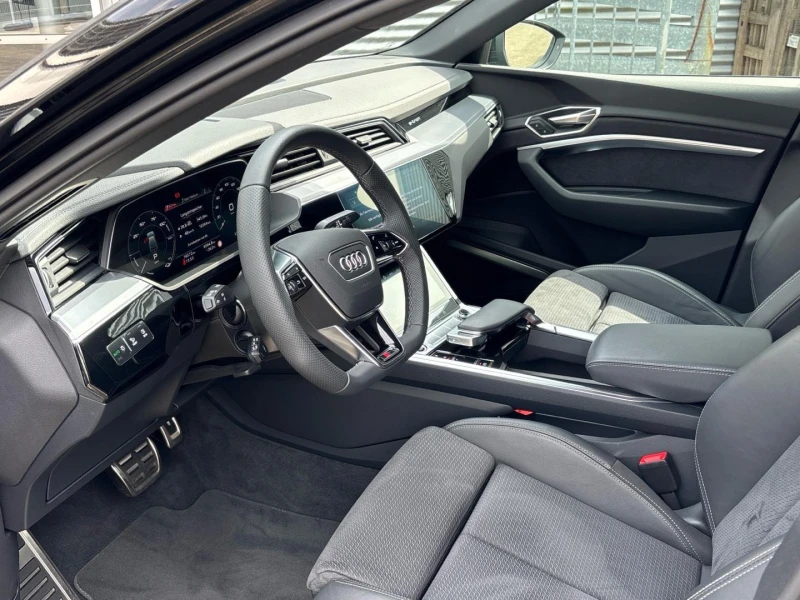 Audi Q8 E-TRON 55 QUATTRO S-LINE SPORTBACK MATRIX B&O, снимка 8 - Автомобили и джипове - 52080360