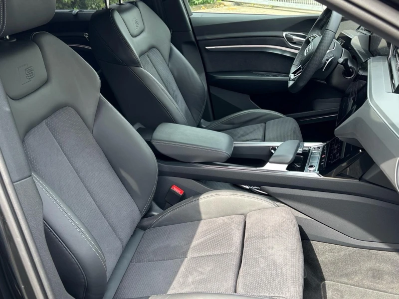 Audi Q8 E-TRON 55 QUATTRO S-LINE SPORTBACK MATRIX B&O, снимка 10 - Автомобили и джипове - 52080360
