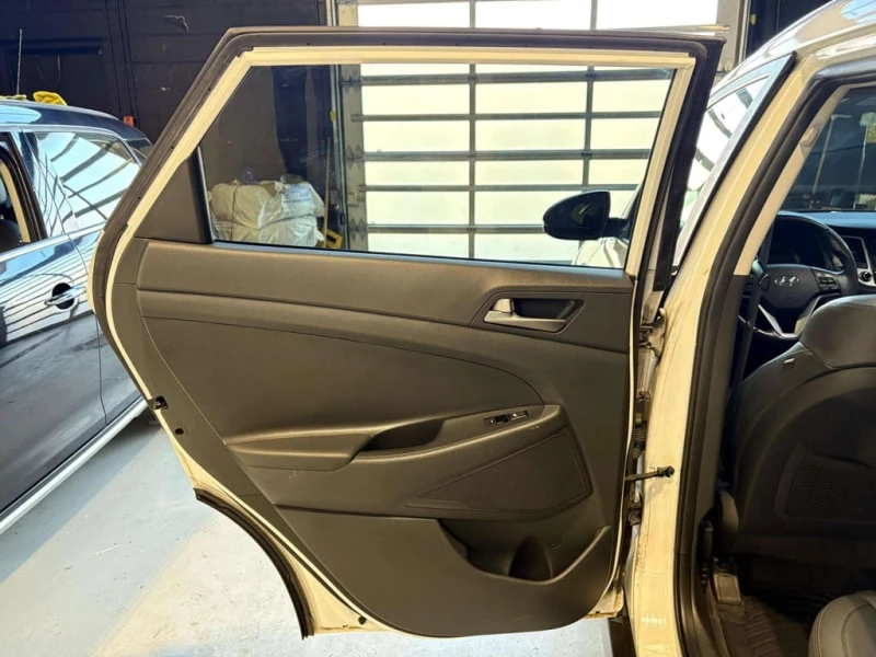 Hyundai Tucson SE* AWD* No Accidents* Leather, снимка 17 - Автомобили и джипове - 53149359