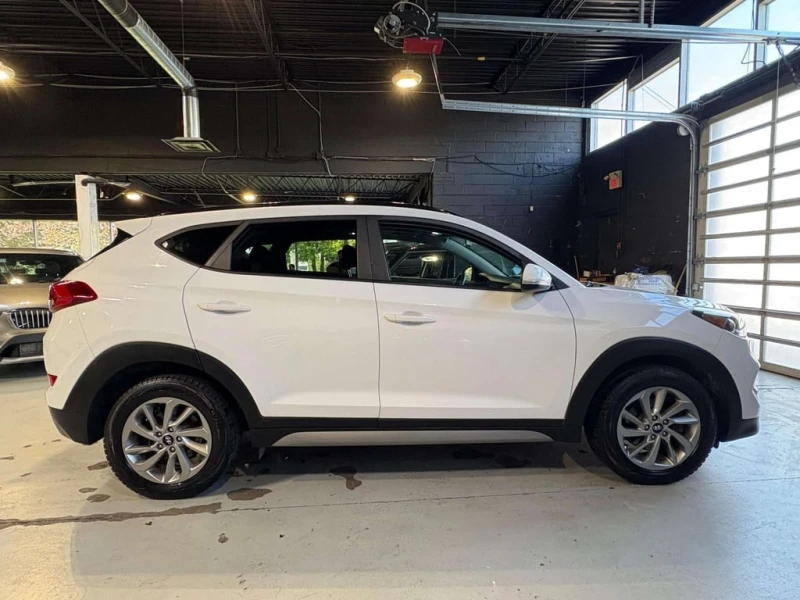 Hyundai Tucson SE* AWD* No Accidents* Leather, снимка 10 - Автомобили и джипове - 53149359