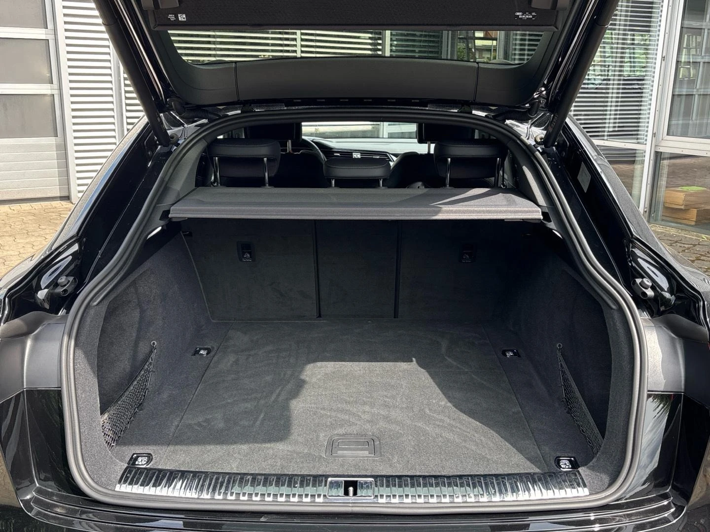 Audi Q8 E-TRON 55 QUATTRO S-LINE SPORTBACK MATRIX B&O | Mobile.bg � ����������� 12