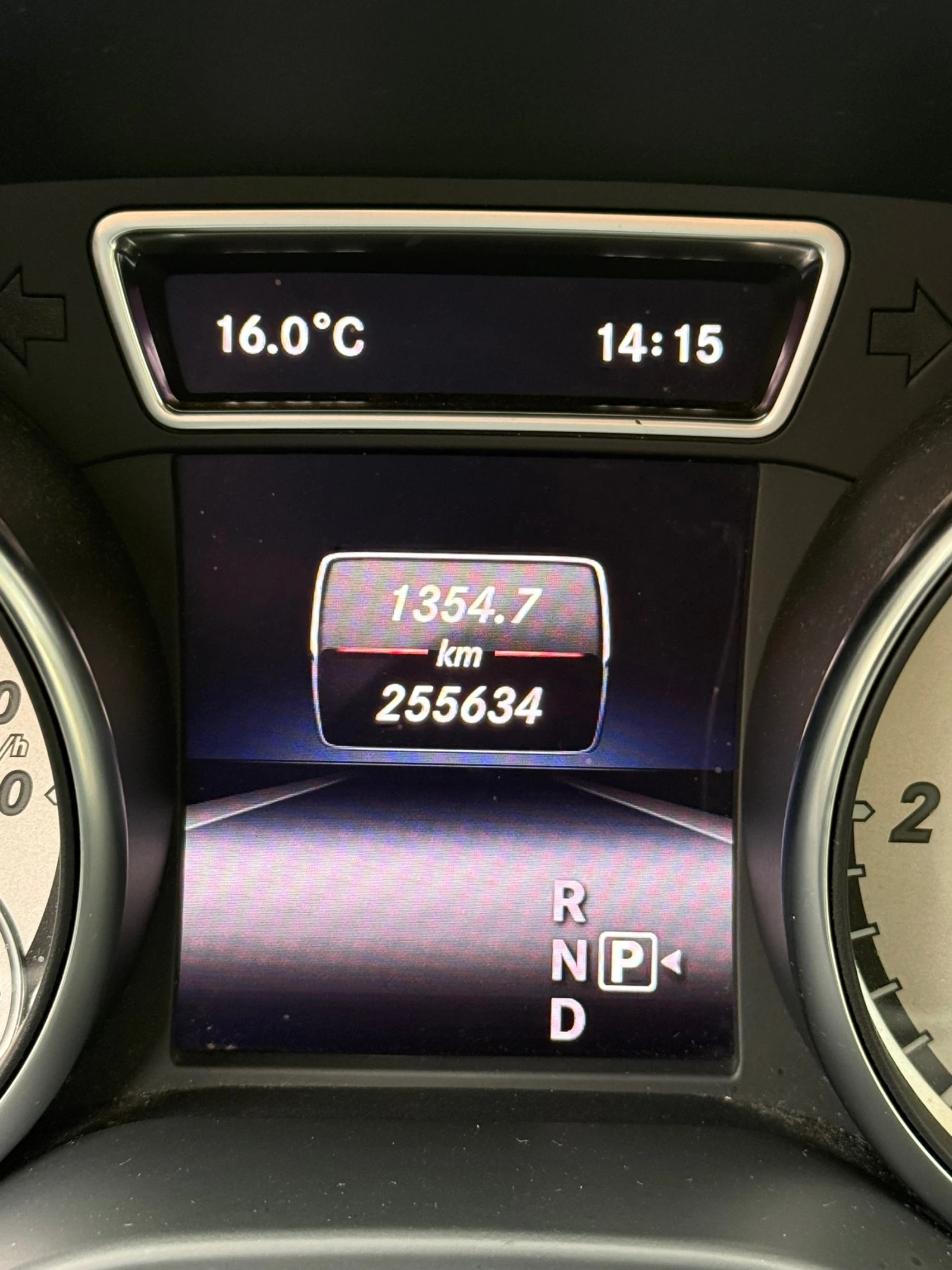 Mercedes-Benz GLA 200 GLA 200 D, снимка 17 - Автомобили и джипове - 53853131