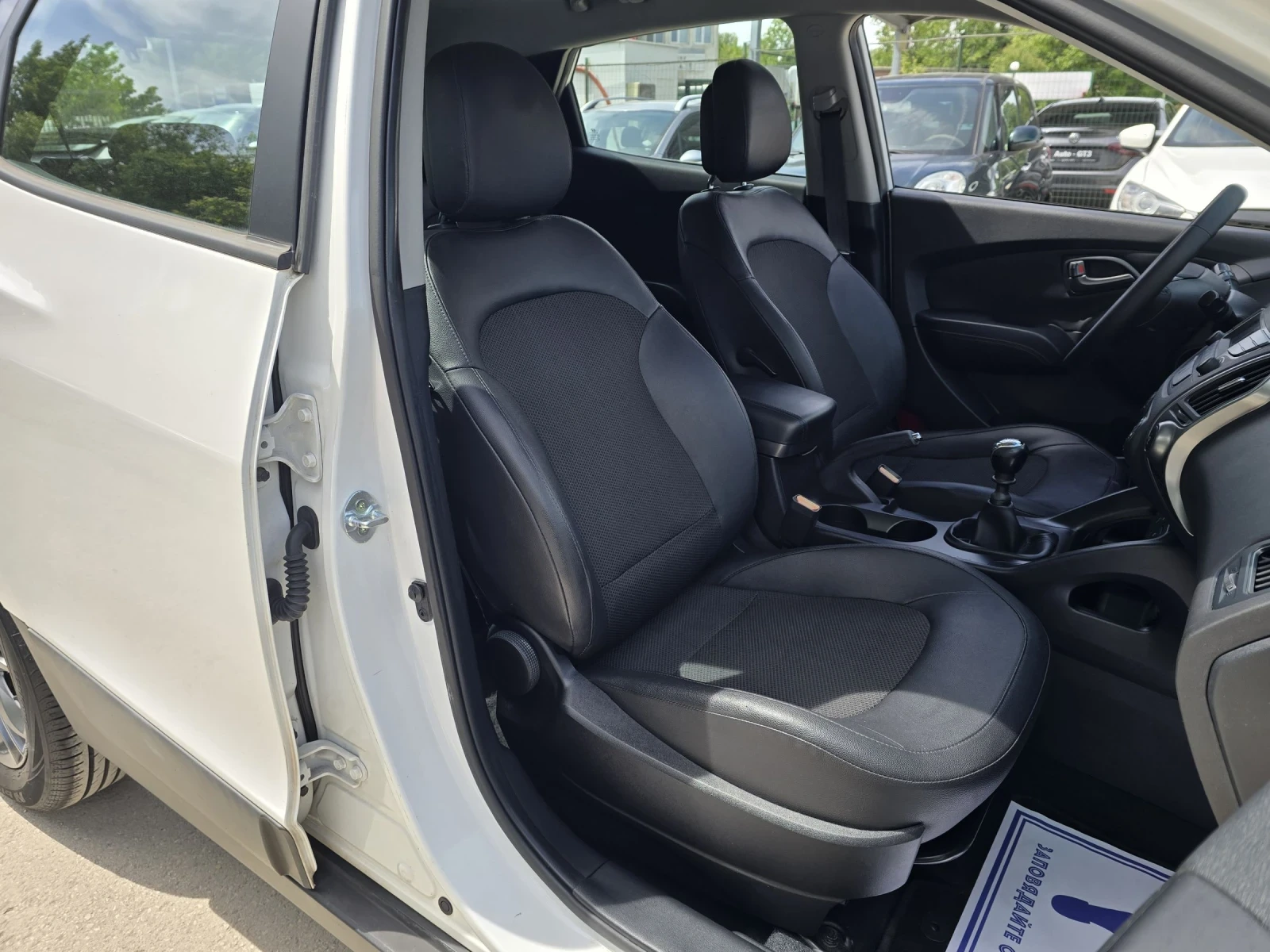 Hyundai IX35 1.7crdi 116к.с 2wd Кожа Подгряване , снимка 13 - Автомобили и джипове - 54608626