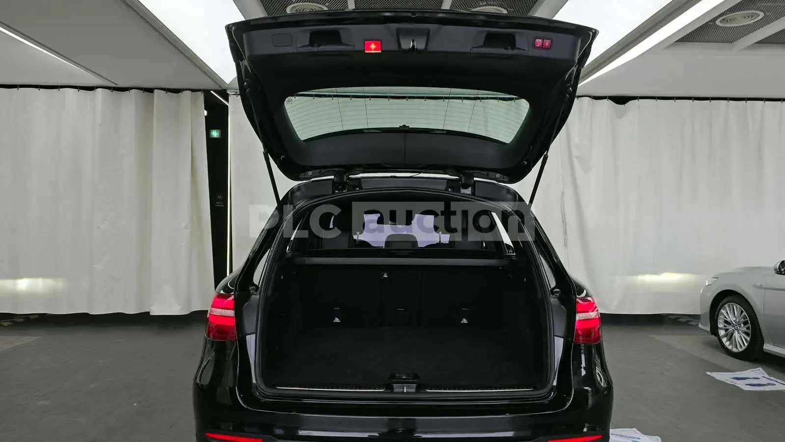 Mercedes-Benz GLC 220 d 4MATIC| PANO| КАМЕРА| ПОДГРЕВ| ВКЛ.ТЕХНОТЕСТ, снимка 15 - Автомобили и джипове - 54608119