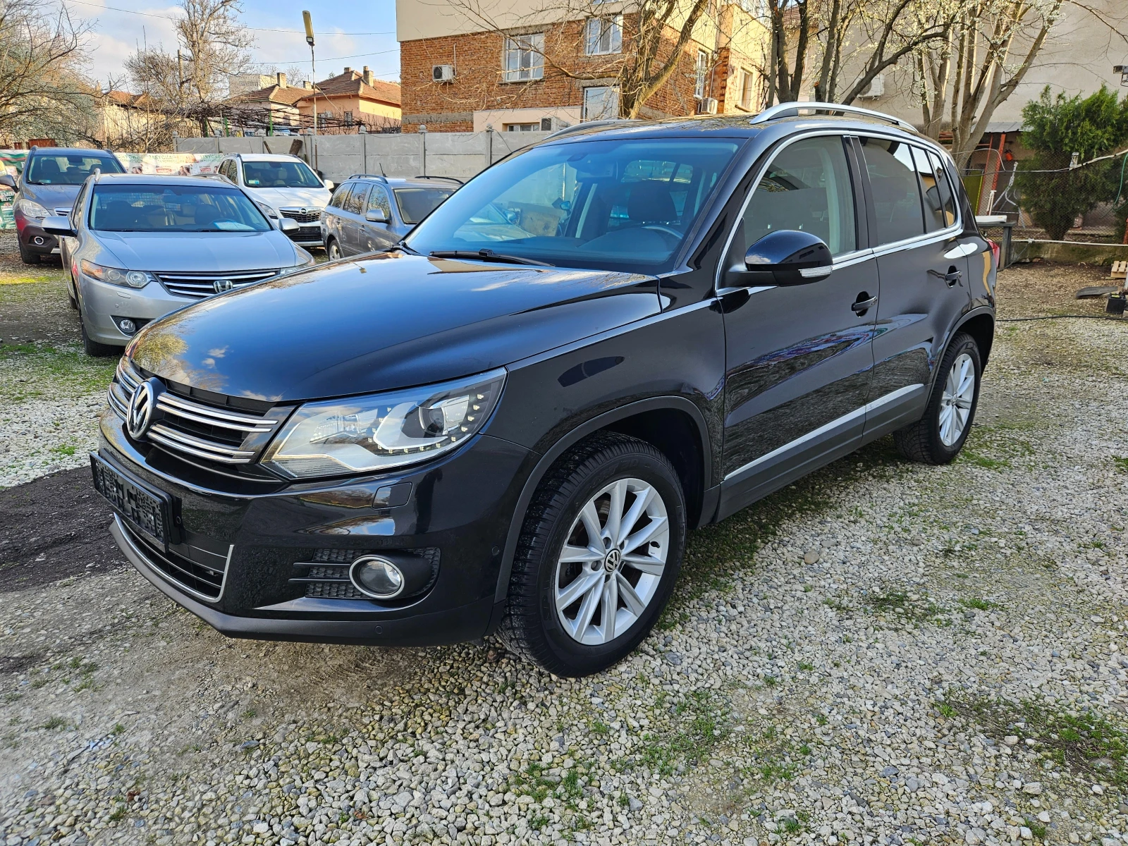VW Tiguan 2.0 140кс Full, снимка 5 - Автомобили и джипове - 54655470
