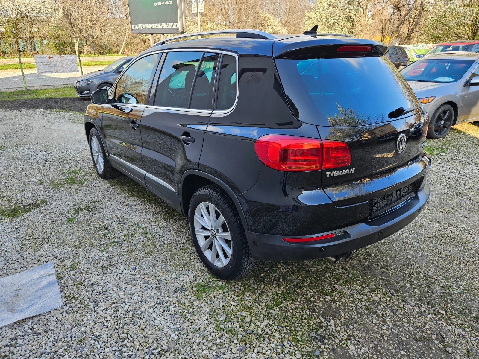 VW Tiguan 2.0 140кс Full, снимка 6 - Автомобили и джипове - 54655470