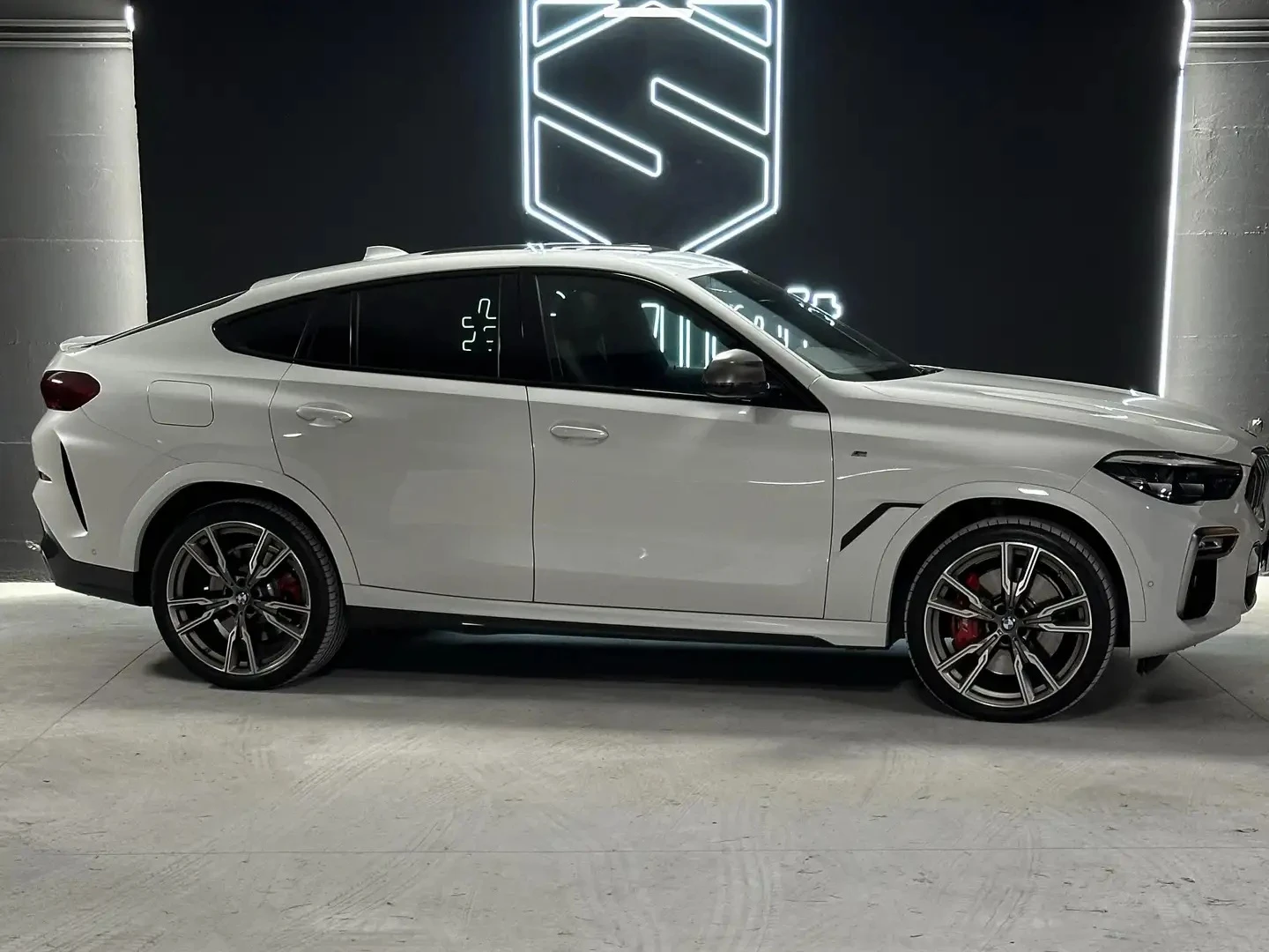 BMW X6 M50i xDrive , снимка 3 - Автомобили и джипове - 54985274