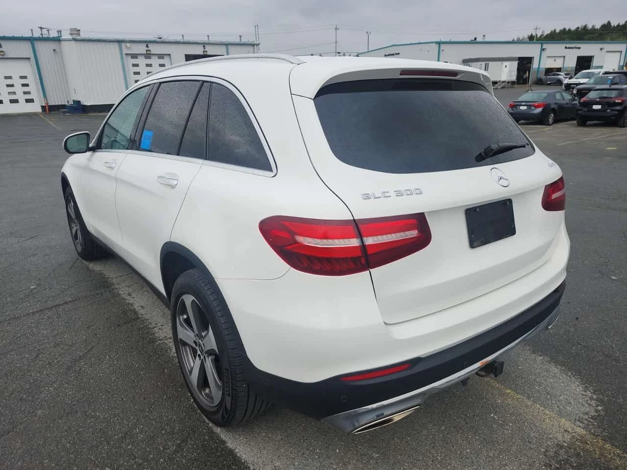Mercedes-Benz GLC 300 CARFAX/360 КАМ/ПОДГРЕВ/ПАМЕТ/ПАНОРАМА, снимка 4 - Автомобили и джипове - 55328507