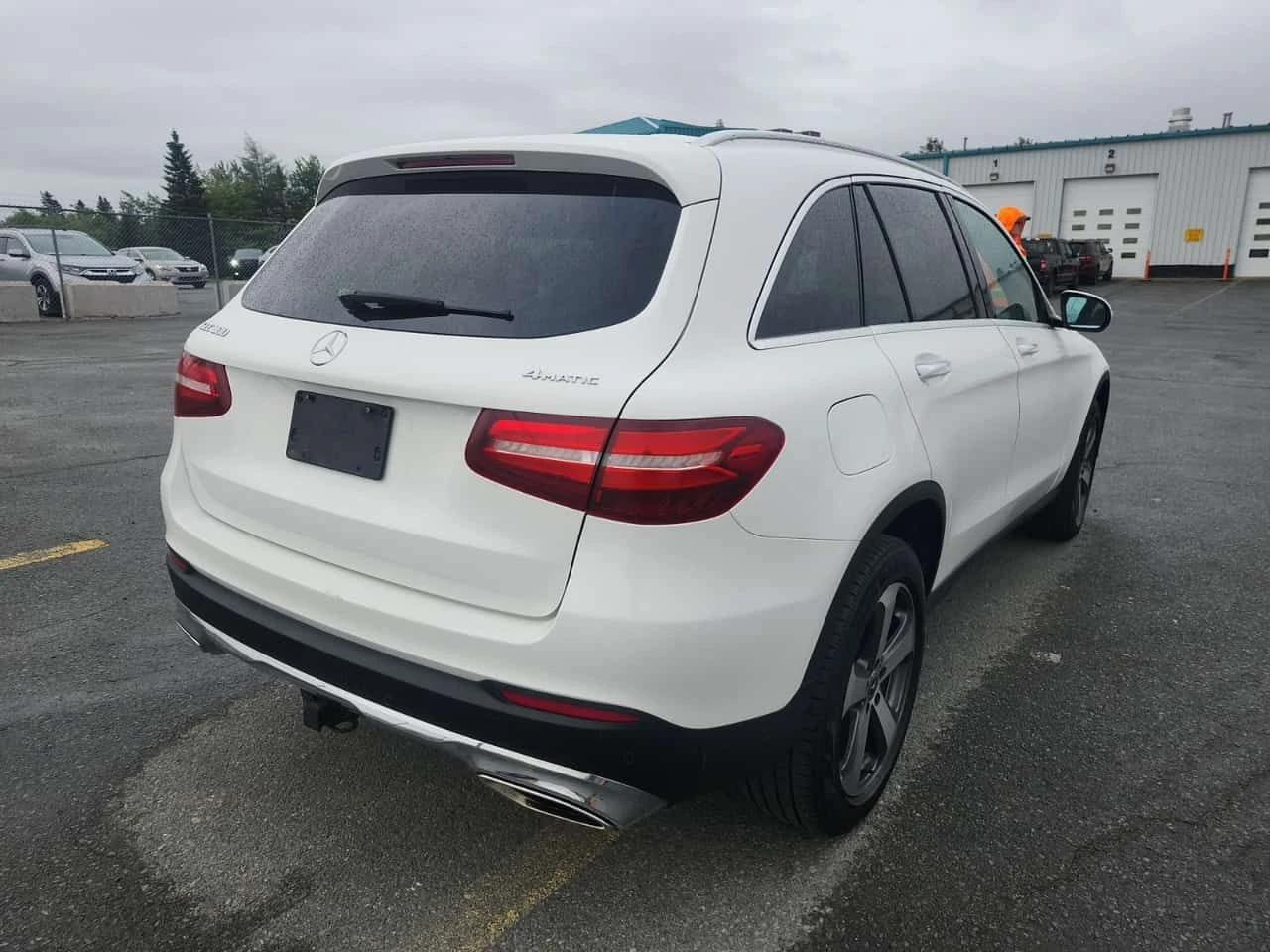 Mercedes-Benz GLC 300 CARFAX/360 КАМ/ПОДГРЕВ/ПАМЕТ/ПАНОРАМА, снимка 3 - Автомобили и джипове - 55328507