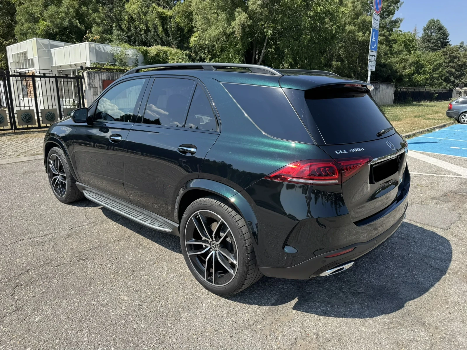 Mercedes-Benz GLE 400 D AMG Panorama 360 Burmester HeadUp Гаранция, снимка 6 - Автомобили и джипове - 56226810