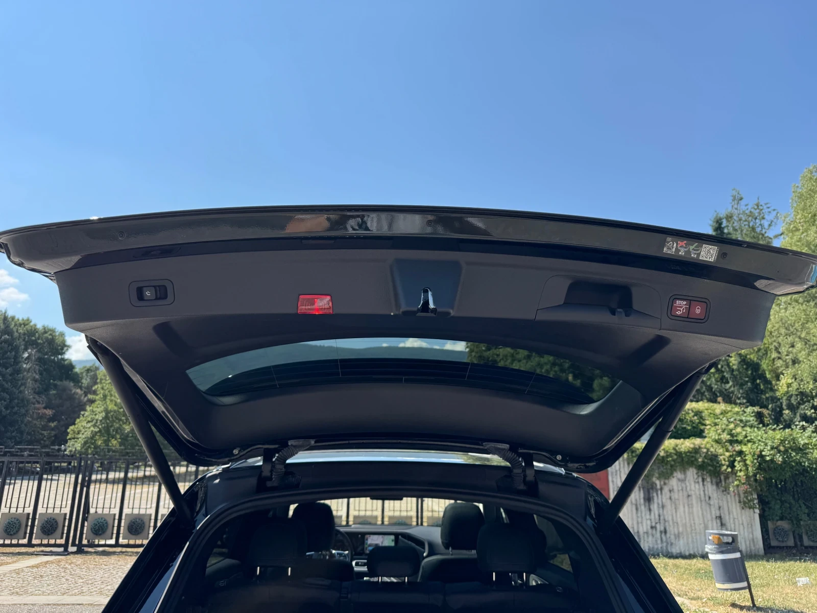 Mercedes-Benz GLE 400 D AMG Panorama 360 Burmester HeadUp Гаранция, снимка 15 - Автомобили и джипове - 56226810