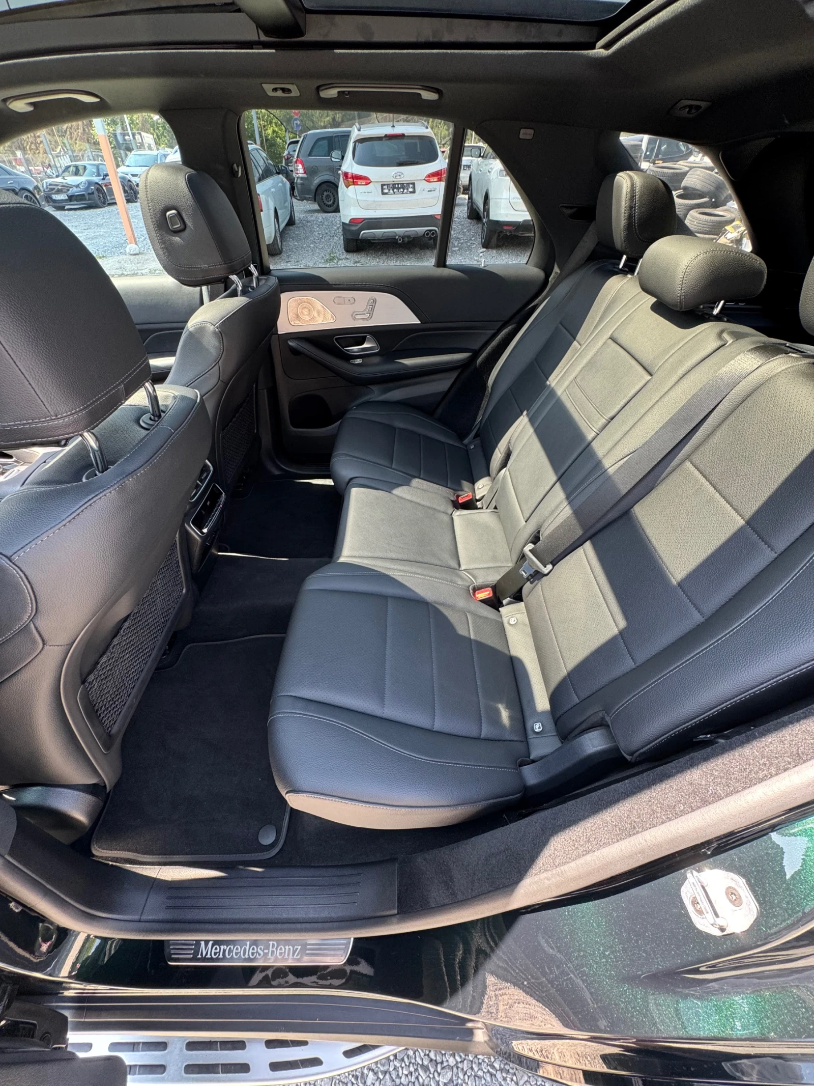 Mercedes-Benz GLE 400 D AMG Panorama 360 Burmester HeadUp Гаранция, снимка 14 - Автомобили и джипове - 56226810