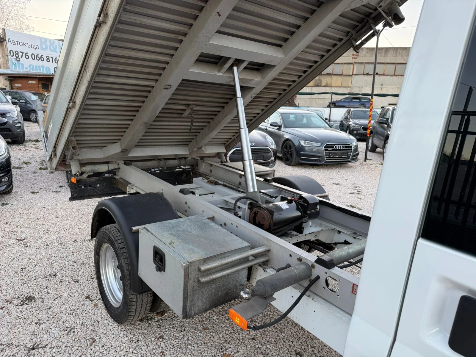 Ford Transit 2.4 Дизел, Тристранен самосвал, 7 местен, Климатик - изображение 10