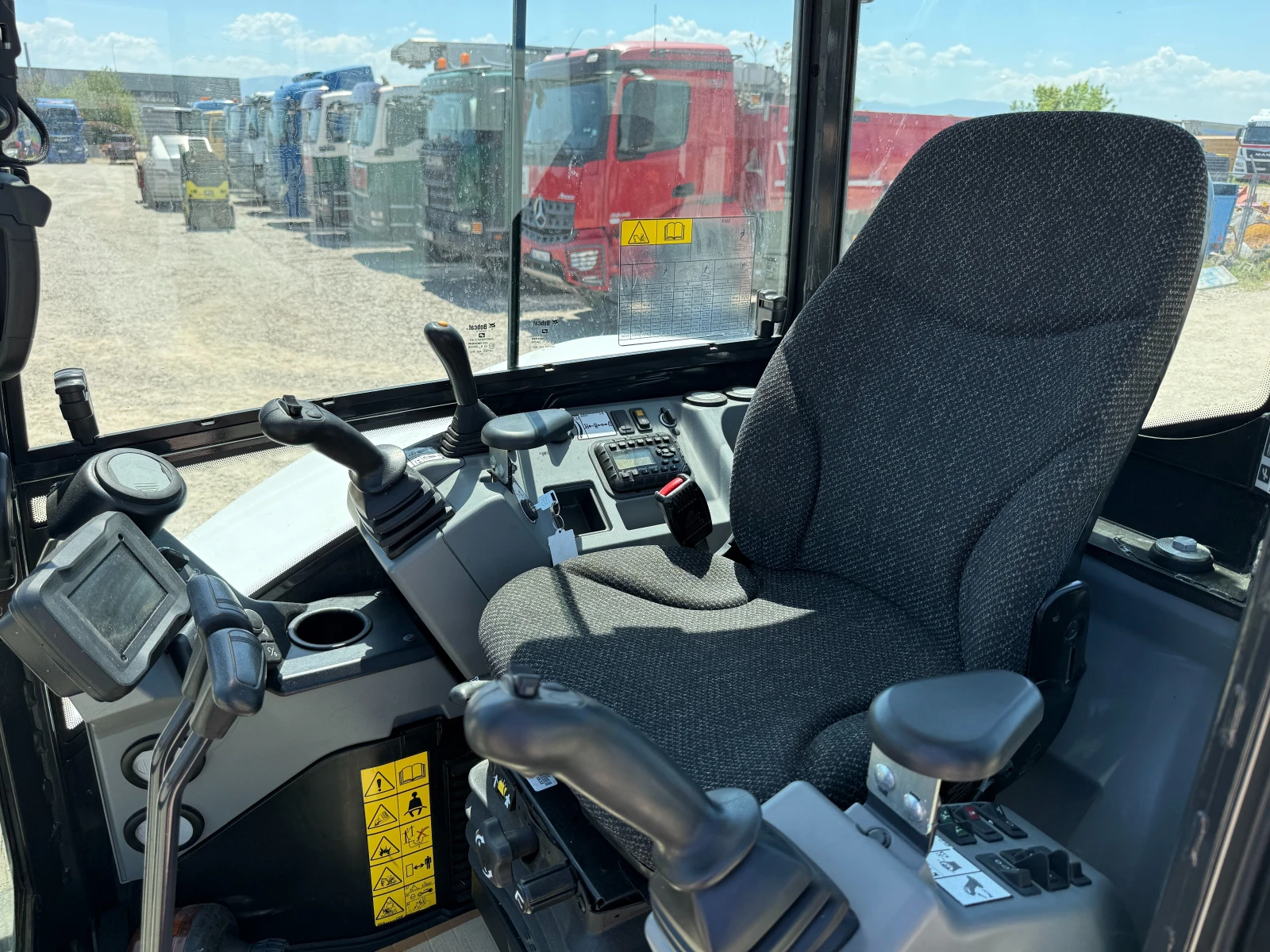 Багер Bobcat E55z LONGARM КАТО НОВ, снимка 16 - Индустриална техника - 54428891