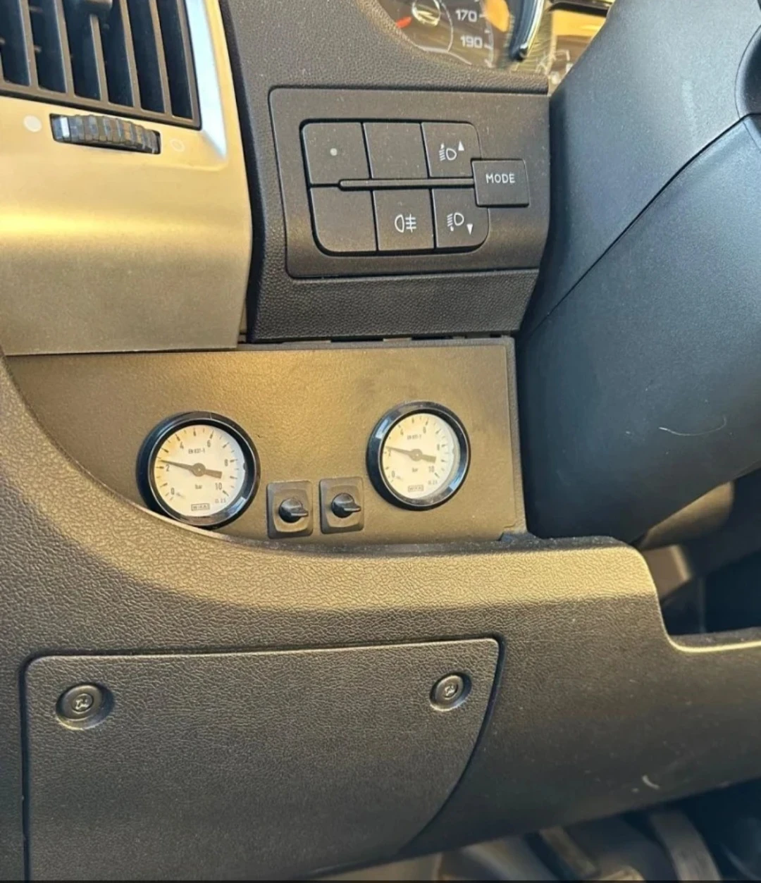 Кемпер Burstner IXEO, снимка 7 - Каравани и кемпери - 54151316