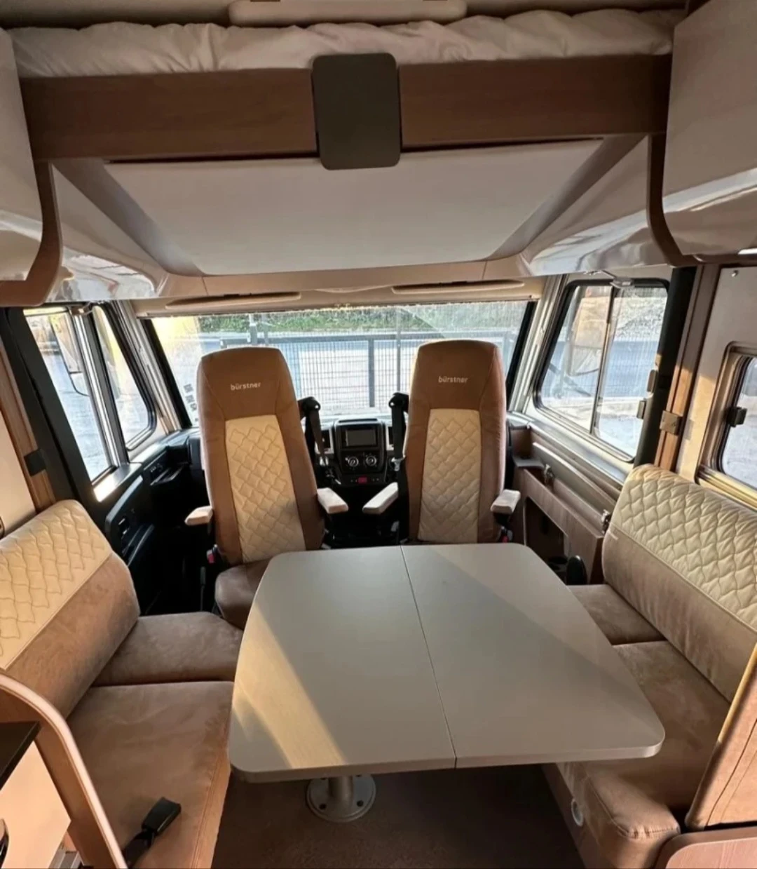 Кемпер Burstner IXEO, снимка 4 - Каравани и кемпери - 54151316