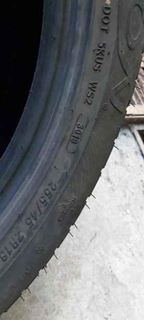 Гуми Зимни 255/45R18, снимка 7