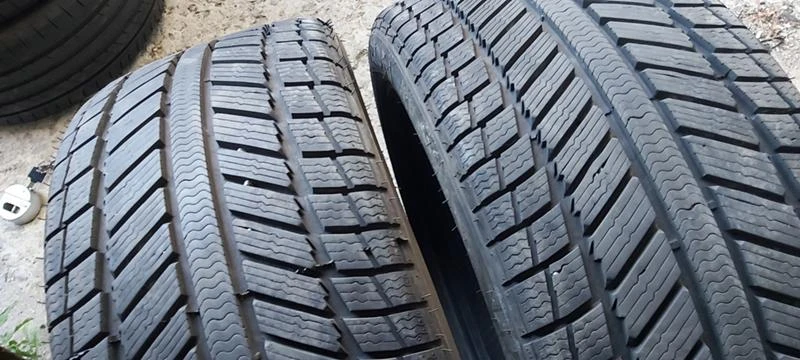 Гуми Зимни 255/45R18, снимка 2 - Гуми и джанти - 33965938