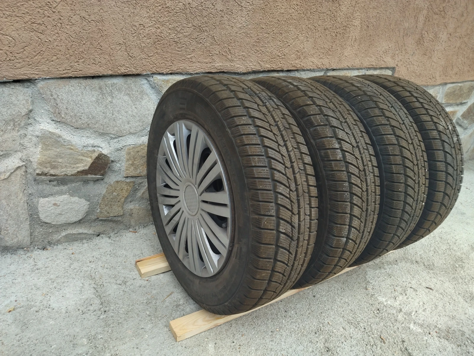 ���� � ������ 185/65R14 �� Suzuki Swift | Mobile.bg � ����������� 1