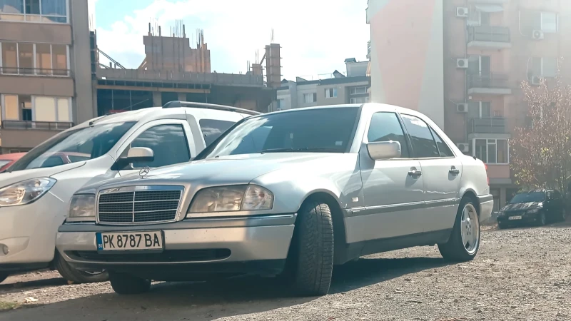 Mercedes-Benz C 200, снимка 3 - Автомобили и джипове - 47247097