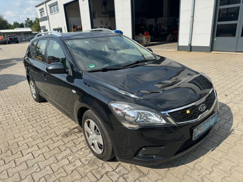 Kia Ceed 1.6i* 125кс* Клима* Германия, снимка 3 - Автомобили и джипове - 47310007