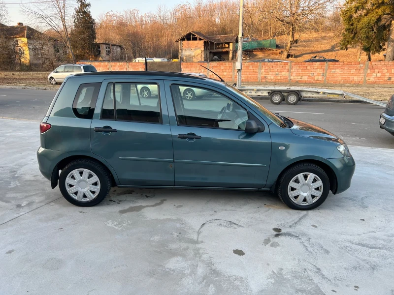 Mazda 2, снимка 2 - Автомобили и джипове - 48217609