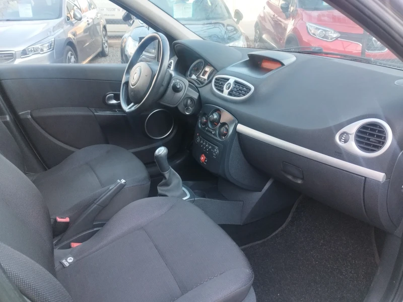 Renault Clio 1.2БЕНЗИН 71000км, снимка 10 - Автомобили и джипове - 48364775