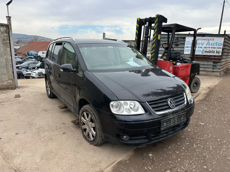 VW Touran 2.0TDI DSG NAVI, снимка 4 - Автомобили и джипове - 48931845