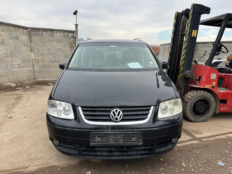 VW Touran 2.0TDI DSG NAVI, снимка 3 - Автомобили и джипове - 48931845