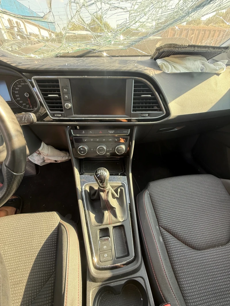 Seat Leon 1.5 tgi, снимка 9 - Автомобили и джипове - 51350558