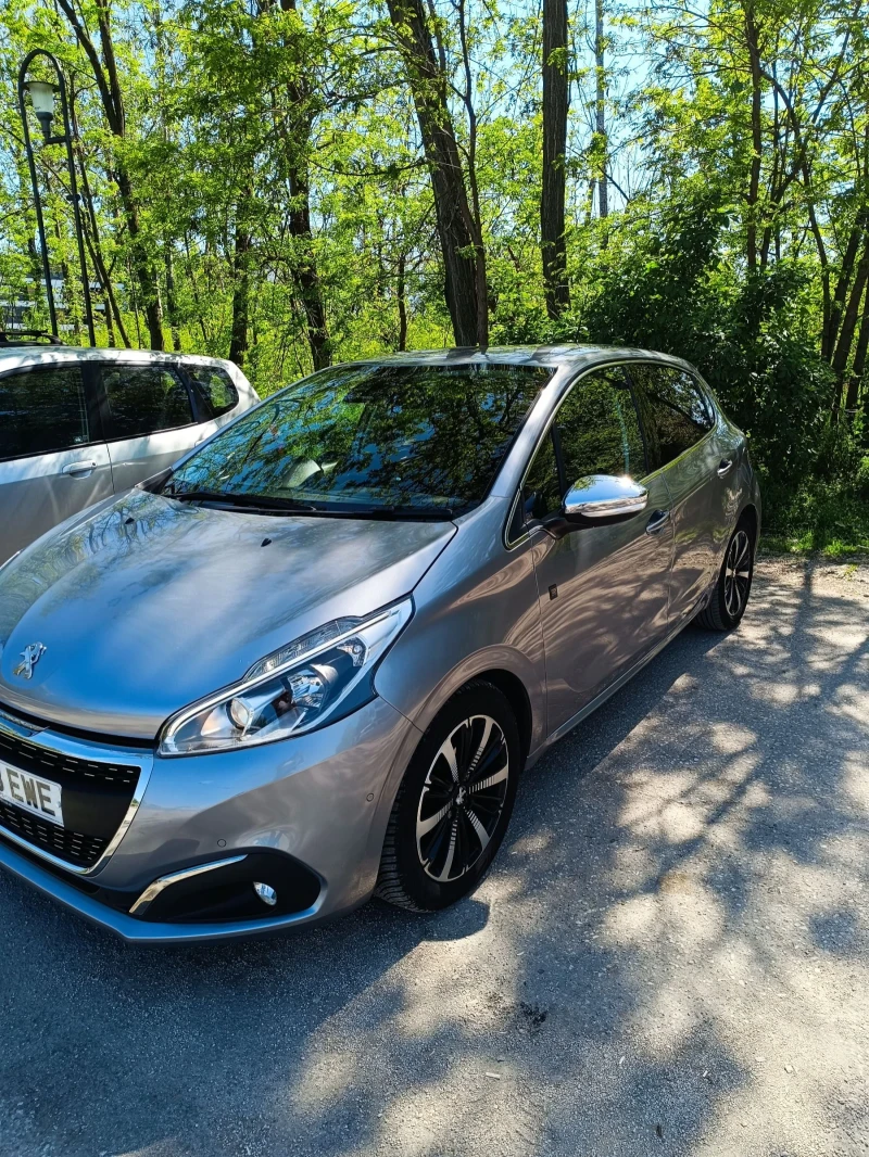 Peugeot 208 1.5 Tech Edition BlueHDI, снимка 2 - Автомобили и джипове - 51400352