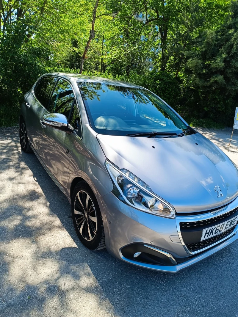 Peugeot 208 1.5 Tech Edition BlueHDI, снимка 4 - Автомобили и джипове - 51400352