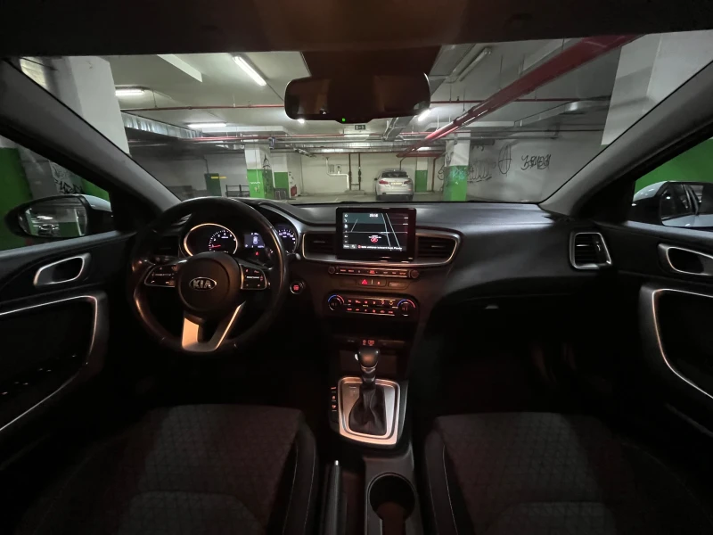 Kia Ceed 1.4 GDi AUTOMAT, снимка 9 - Автомобили и джипове - 52375540
