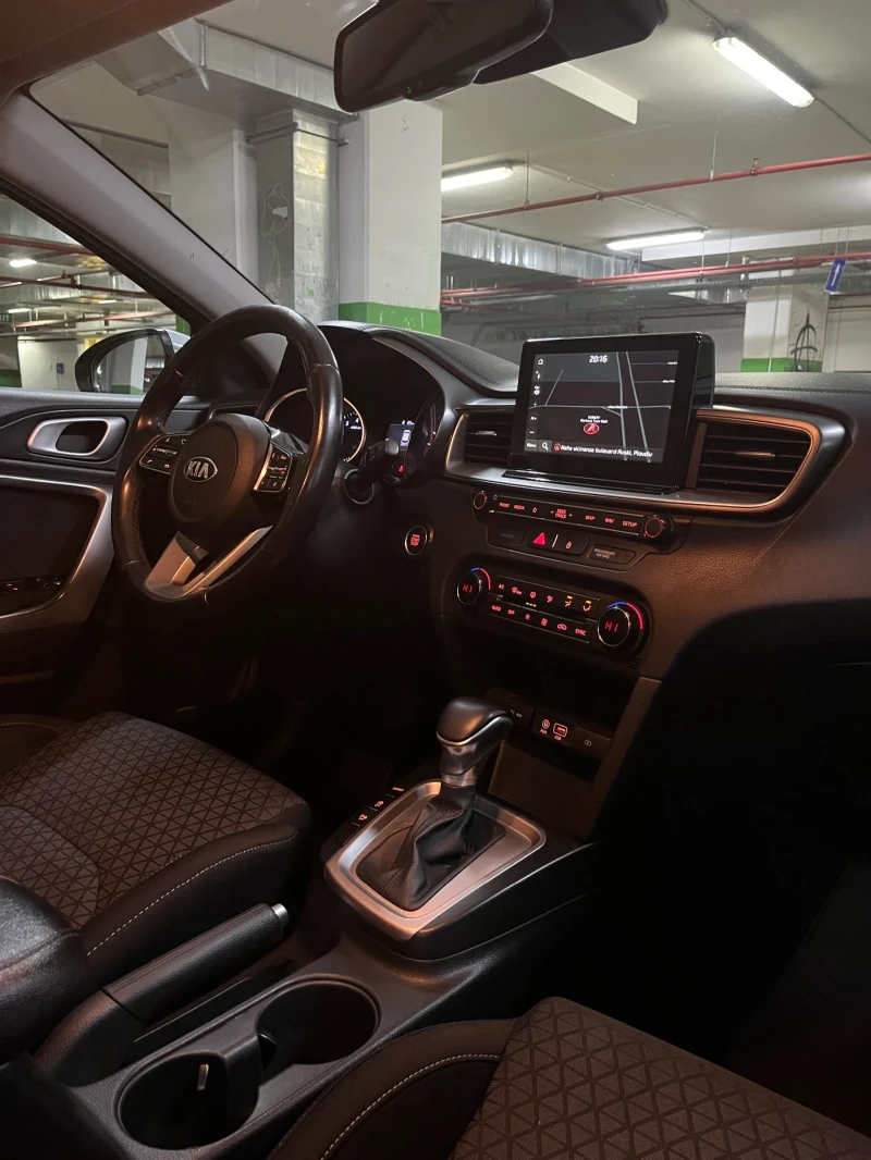 Kia Ceed 1.4 GDi AUTOMAT, снимка 8 - Автомобили и джипове - 52375540