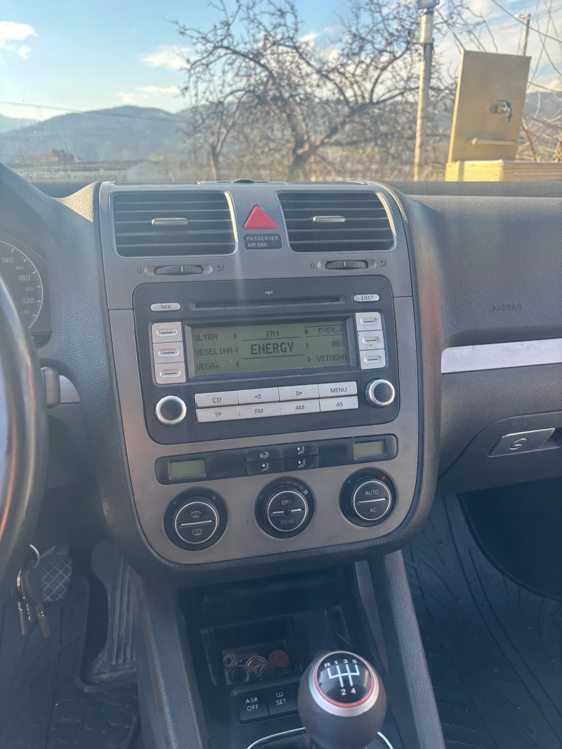 VW Golf, снимка 7 - Автомобили и джипове - 53124009