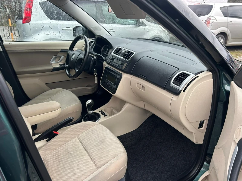 Skoda Fabia, снимка 11 - Автомобили и джипове - 53303101