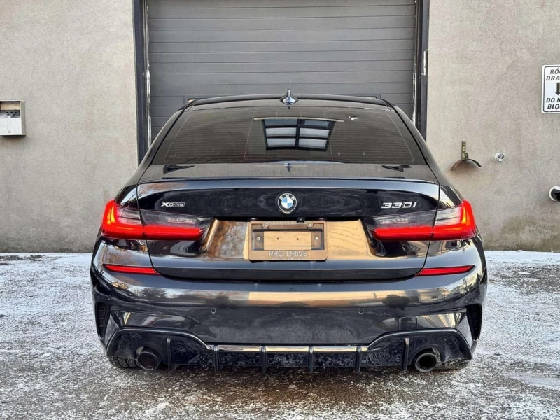 BMW 330 xDrive M Sport CARFAX, снимка 7 - Автомобили и джипове - 53413430