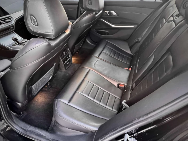 BMW 330 xDrive M Sport CARFAX, снимка 12 - Автомобили и джипове - 53413430