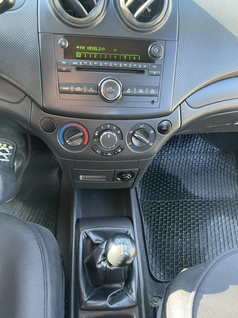 Chevrolet Aveo, снимка 10 - Автомобили и джипове - 54571691